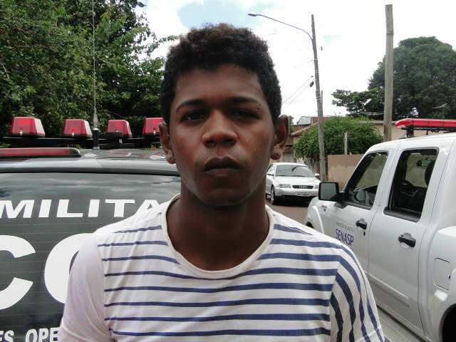 Pol&iacute;cia prende dois com 800 gramas de coca&iacute;na no est&ocirc;mago