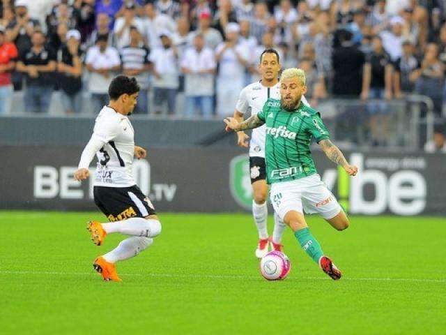 Cl&aacute;ssico termina com vit&oacute;ria do Corinthians por 2 a 0 na Arena