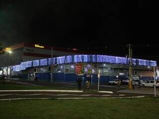 Camel&oacute;dromo recebe ilumina&ccedil;&atilde;o especial para refor&ccedil;ar vendas