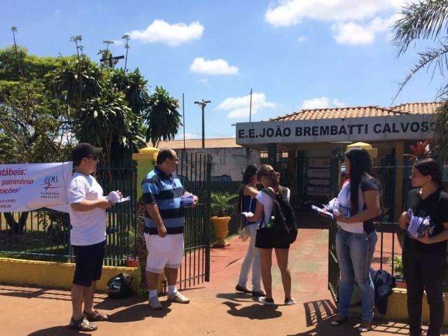 Professores da Uems fazem greve na sexta e bloqueiam rodovia