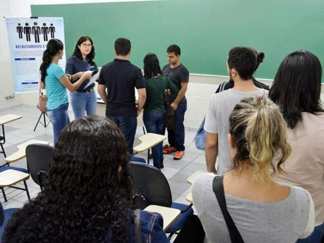 Feira oferece cerca de 200 vagas de emprego e est&aacute;gio nesta quinta