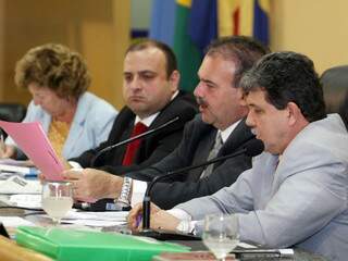 Presidente da Casa, Paulo Siufi, diz que projetos devem ser votados até dia 15. (Foto: Divulgação)