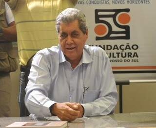 Governador diz que está cumprindo a lei aprovada em 2013. (Foto: Alcides Neto)
