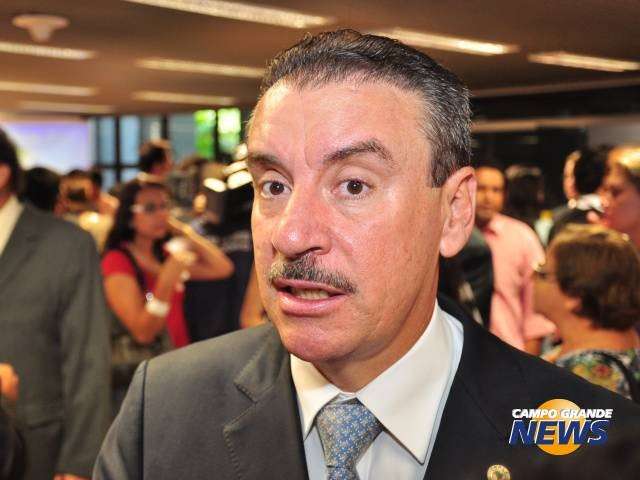 Paulo Corr&ecirc;a diz que falta de &ldquo;janela&rdquo; atrapalha partidos