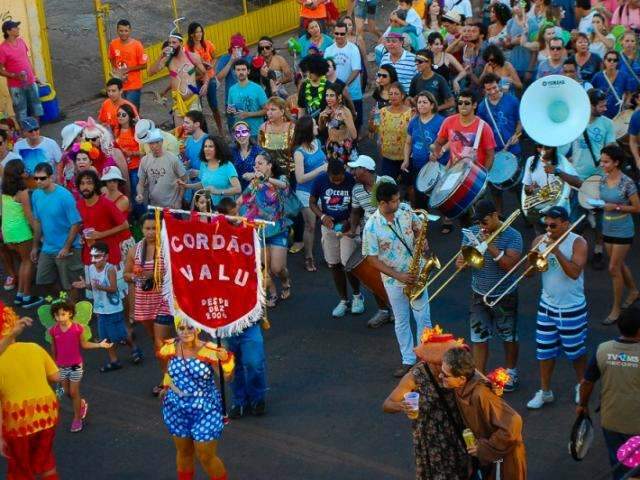 Cord&atilde;o Valu completa 8 anos com festa e &eacute; s&oacute; um dos programas do fim de semana