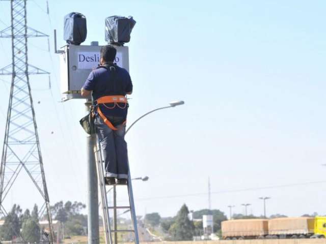 Funcion&aacute;rios de administradora desligam todos os radares da Capital