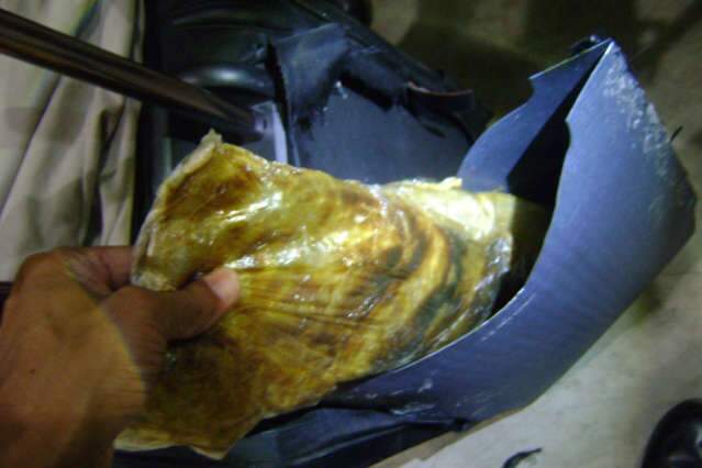  Pol&iacute;cia apreende 2 quilos de coca&iacute;na em fundo falso de mala que seguia ao RJ