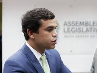 Deputado Beto Pereira, presidente estadual do PSDB, durante entrevista (Foto: Fernando Antunes - Assessoria)