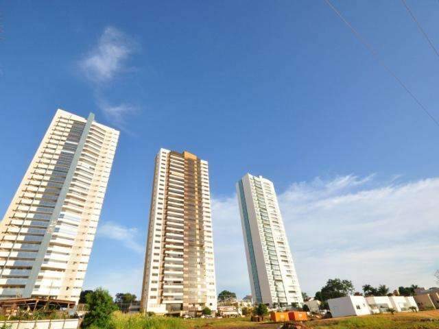 Ter&ccedil;a amanhece com temperatura amena, mas o dia promete calor de 35&deg;C