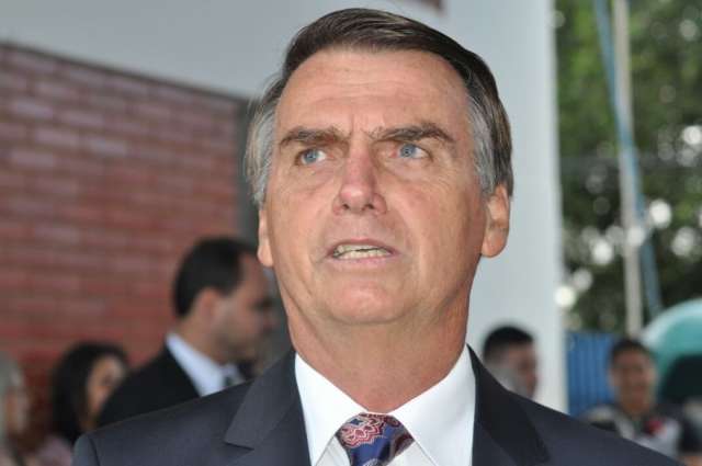 Bolsonaro diz que OAB s&oacute; defende bandido e reserva ind&iacute;gena &eacute; um crime