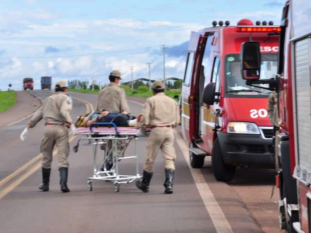  Adolescente se joga de caminhonete em movimento no macroanel em Campo Grande