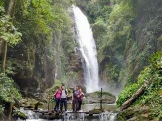 Em Petar, é possível ver mais cachoeiras e visitar cavernas
