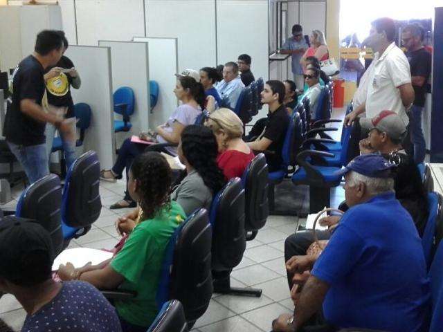 Sindicalistas invadem Minist&eacute;rio do Trabalho em protesto contra reformas