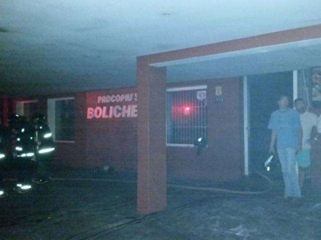 Inc&ecirc;ndio destr&oacute;i reduto do boliche e equipamentos de v&aacute;rios atletas