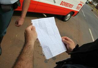 Jovem entregou carta de suicídio para policiais rodoviários de Batayporã (Foto: Jornal da Nova)