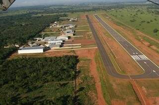 Aeroporto fica localizado na saída para Três Lagoas. (Foto: Divulgação)