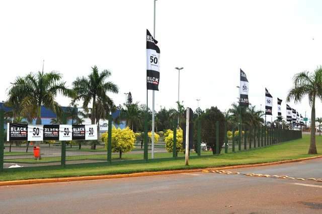 Preparativos para a Black Friday animam comerciantes na fronteira    