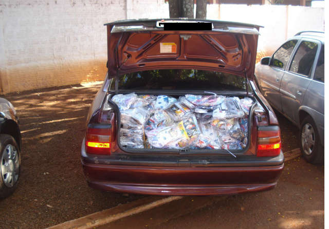  Pol&iacute;cia barra comboio que levava produtos contrabandeados para MG