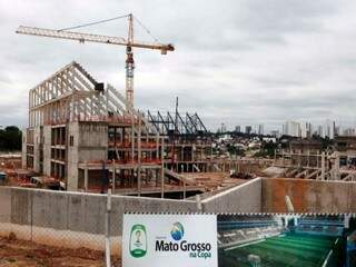 Construção da Arena Pantanal, em Cuiabá, em março do ano passado (Foto: Paulo Whitaker/Reuters)