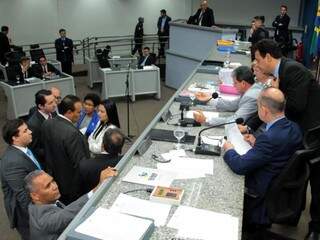 Vereadores durante uma das sessões ordinárias na Casa de Leis. (Foto: Divulgação/CâmaraMunicipal) 