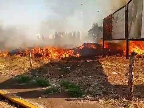 D&aacute; para ver fuma&ccedil;a de longe: inc&ecirc;ndio devasta &aacute;rea vizinha a hospitais