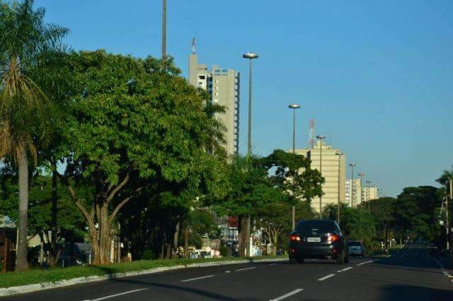 Domingo de tempo parcialmente nublado e possibilidade de chuva