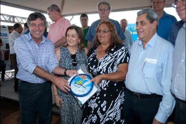  Governo e Prefeitura entregam 1 residencial por m&ecirc;s em Dourados