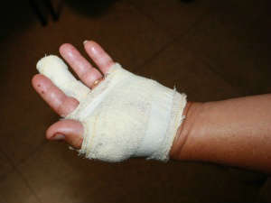  Mulher e dois adolescentes sequestram e roubam taxista durante corrida