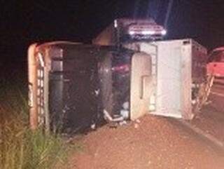 O condutor do caminhão fugiu do local sem prestar socorro. (Foto: TL Notícias)
