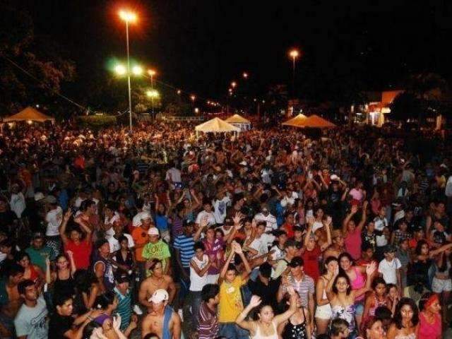 Em Bonito, prefeitura pergunta se população quer trocar Carnaval por ambulância
