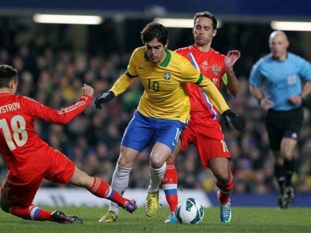 Brasil e R&uacute;ssia terminam primeiro tempo sem gols, mas com vaias em Londres
