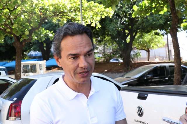 Com R$ 3 milh&otilde;es por m&ecirc;s, prefeitura j&aacute; tapou 15 mil buracos, diz prefeito
