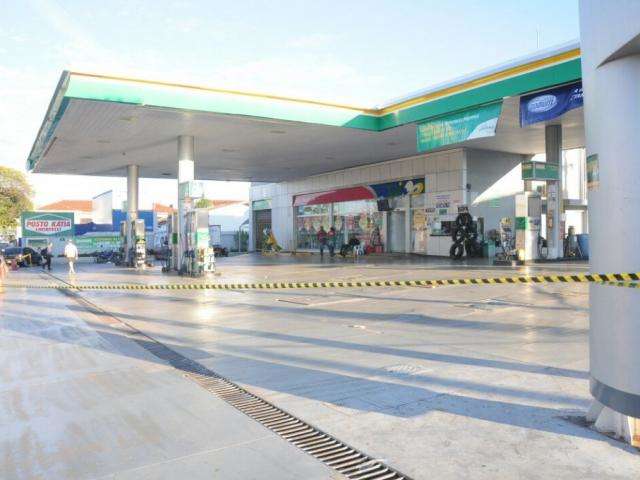 Postos foram reabastecidos, mas gasolina acabou em algumas horas