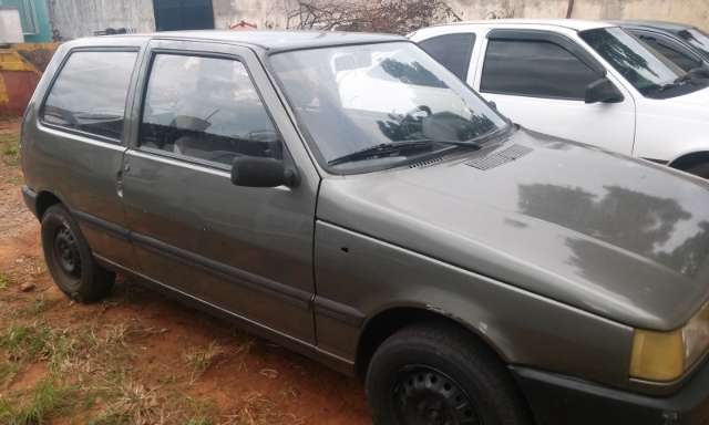Porteiro dirige 615 km e abandona carro na Capital com carta para fam&iacute;lia