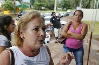 Ivone Fátima diz que a triagem é rápida, mas o atendimento médico demora. (Foto: Gerson Walber) 