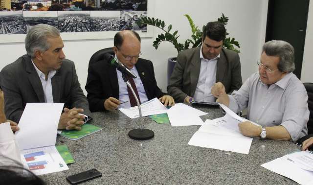 Reforma prev&ecirc; teto para aposentadoria dos novos servidores