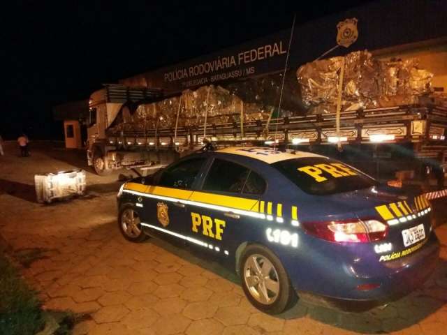Condutor &eacute; preso com 88 kg de coca&iacute;na escondidos em tanque de combust&iacute;vel