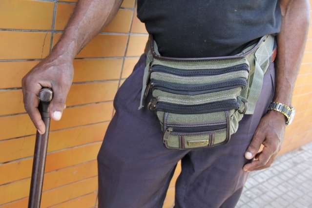 Idoso com arma falsa causa problema em terminal e mobiliza PM e Guarda