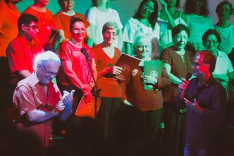 Público diminuiu, mas cantata natalina mais antiga da cidade resiste animada