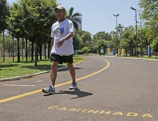 Empresário Waldeci Alves Batista, de 70 anos, começou a praticar atividades físicas há 50 anos. (Foto: Gerson Walber)