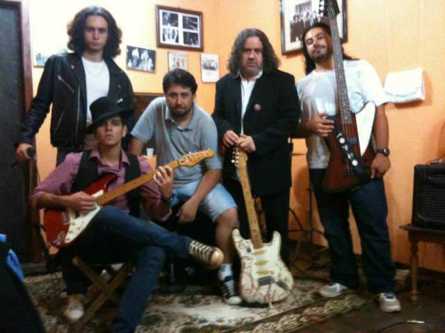  Cena Som revive 45 anos de rock com a banda Time Travellers nesta quinta-feira