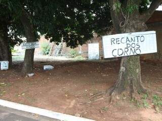 Recanto dos cornos entre a avenida Fábio Zahram e a rua Planalto. (Foto Cleber Gellio)