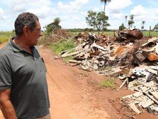 Polícia investiga fazenda por destruir barracos de acampamento em estrada Polícia investiga fazenda por destruir barracos de acampamento em estrada