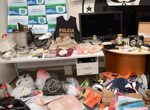 Opera&ccedil;&atilde;o com apoio a&eacute;reo envolve 90 policiais e apreende drogas, bens e dinheiro