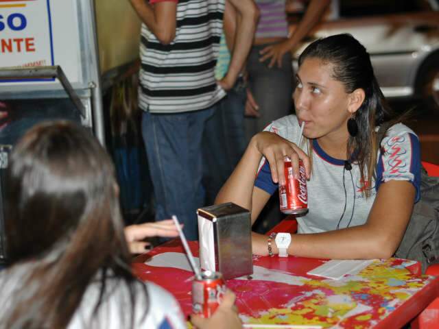  Estudantes &ldquo;d&atilde;o jeitinho&rdquo; para burlar cantina saud&aacute;vel de escolas 