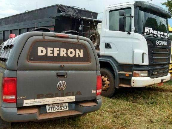 Jovem receberia R$ 20 mil para entregar carreta roubada no Paraguai 