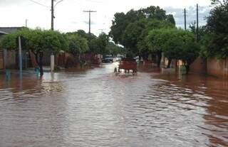 As chuvas deixaram várias ruas da cidade alagadas. (Foto: Divulgação)