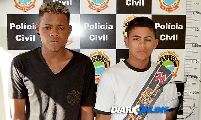 Depois de matar jovem, dupla &eacute; encontrada escondida embaixo da cama 