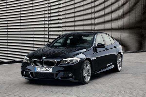 BMW apresenta novos modelos da Série 5