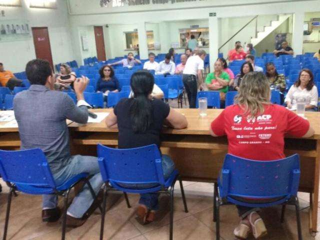 Depois de confus&atilde;o em assembleia, professores rejeitam &ldquo;Lei Harfouche&rdquo;